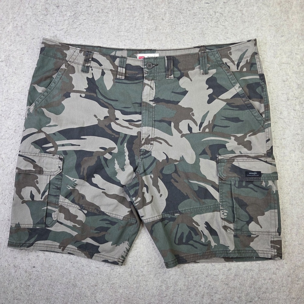 Wrangler Mens Relaxed Fit Camo Cargo Shorts Green Grey Size 46 112336219